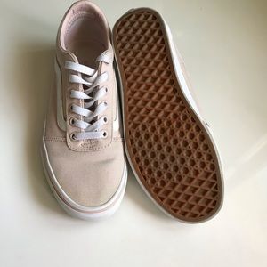 Violet ice or pink old skool vans